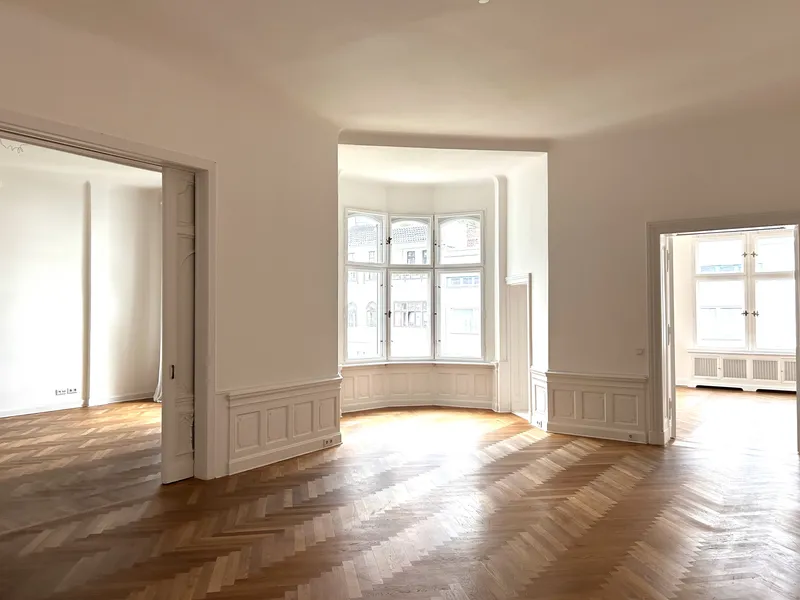 Wunderschöne Altbauwohnung Wohnung in toller Lage beim Kudamm! — photo 1